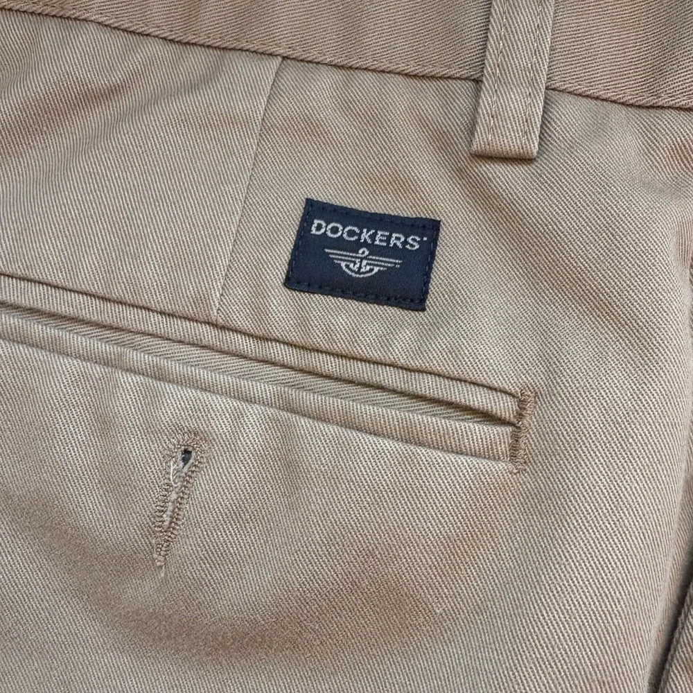 Dockers Men's Khaki Slacks Individual Fit Waistband 34/32 - Picture 2 of 8